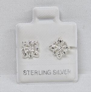 Nudo De Bruja Earrings 925 Mex. Sterling Silver Geometric Knot Stud Arete Plata